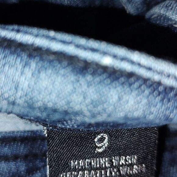 Thrill bleached cuffed jean capris  Sz 9 - Picture 7 of 7